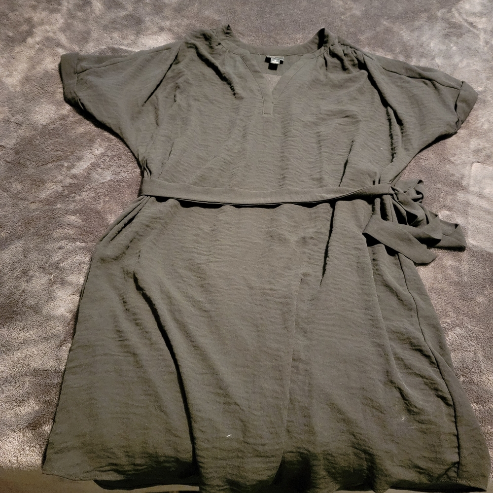 Black tunic dress or top